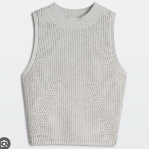 Aritzia Babaton Nathan Knit Top in Heather Light Grey, size Small. Brand new